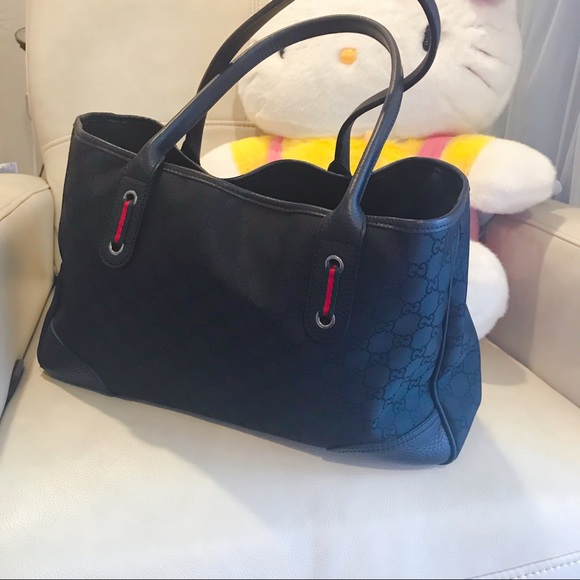 Gucci Handbags - Gucci Shoulder Bag